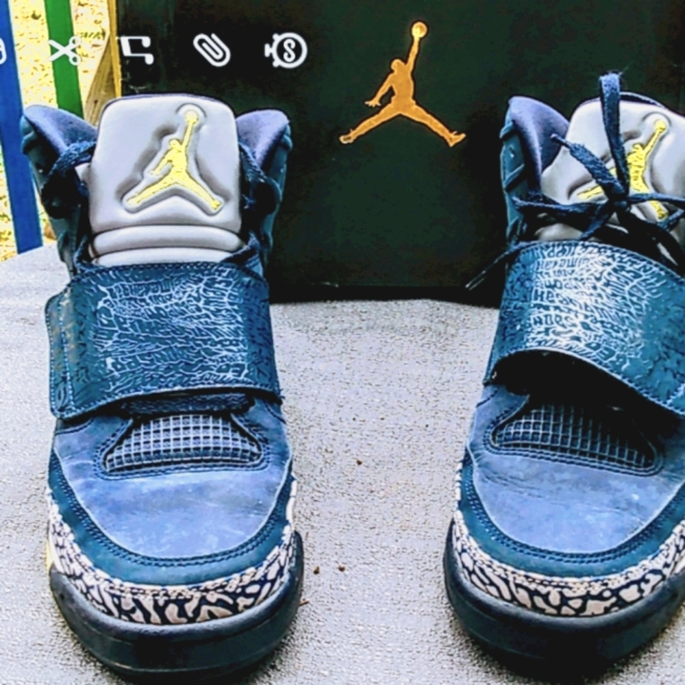 Air jordan spikes
